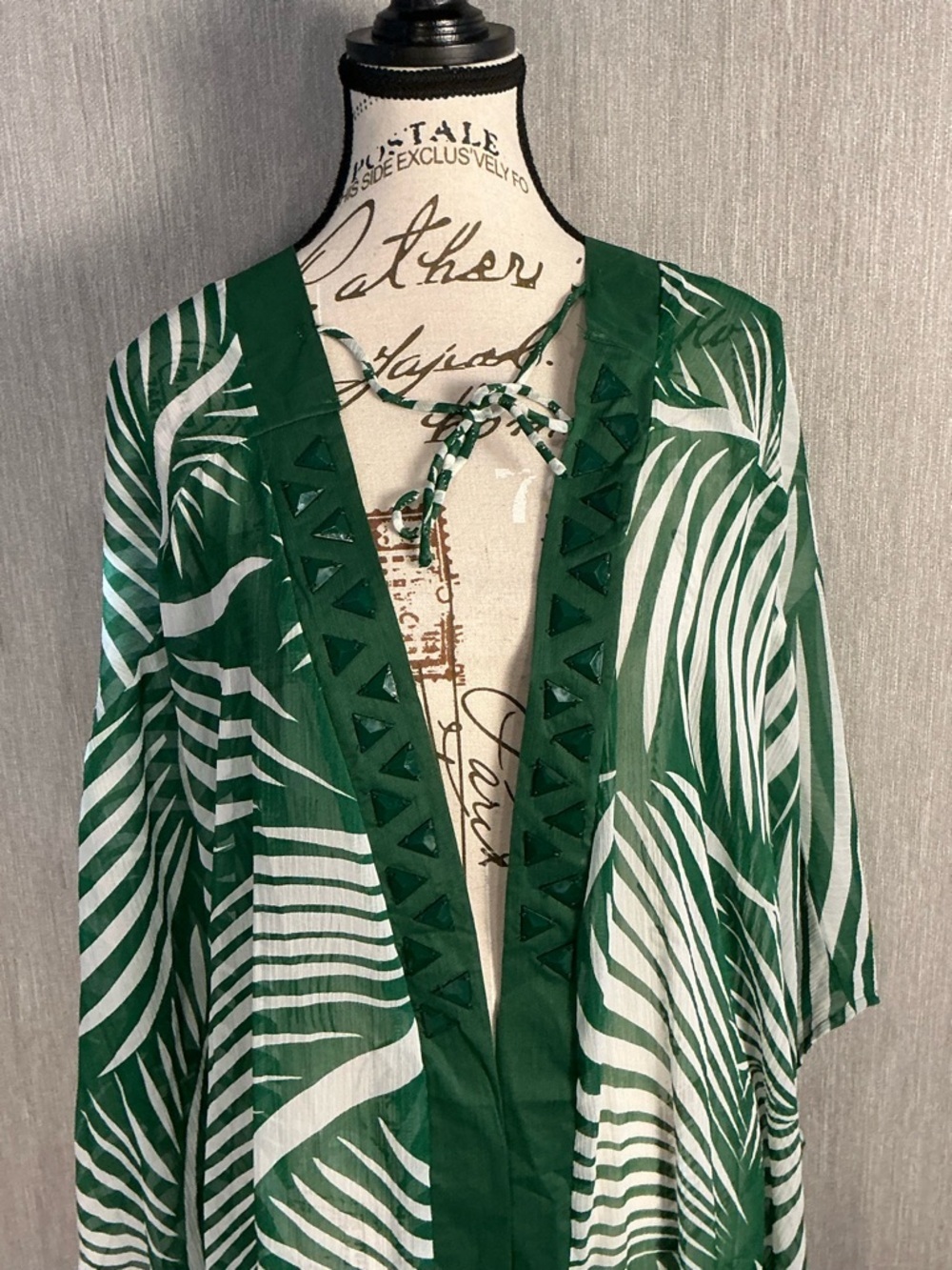Vince Camuto Green and White Striped Plus Sheer Kimono Plus Size - Picture 4 of 16